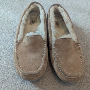 UGG Ansley Slippers Size 9